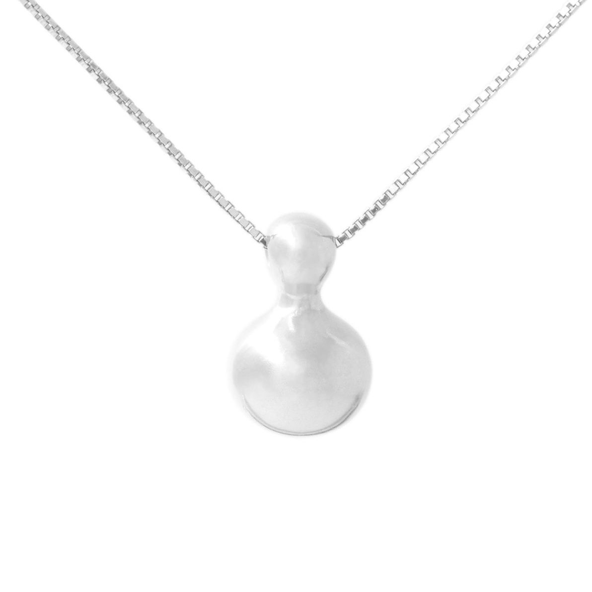 colgante-peregrina-cadena-plata-mujer-unisex-malicia Colgante de plata 925. Cadena "veneciana" 45cm. Objeto diseñado y fabricado artesanalmente en Madrid, España, por el estudio-taller de malicia. Este colgante ha sido fabricado por personas que disfrutan su trabajo.