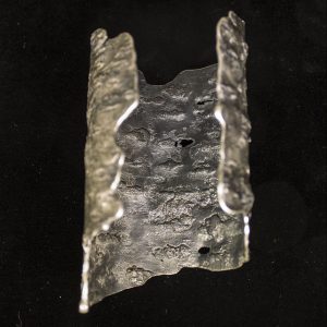 Brazalete Abedul 2, plata 925 envejecida. Pieza única diseñada y fabricada artesanalmente por el estudio-talle de malicia. Objeto fabricado por personas que disfrutan su trabajo.