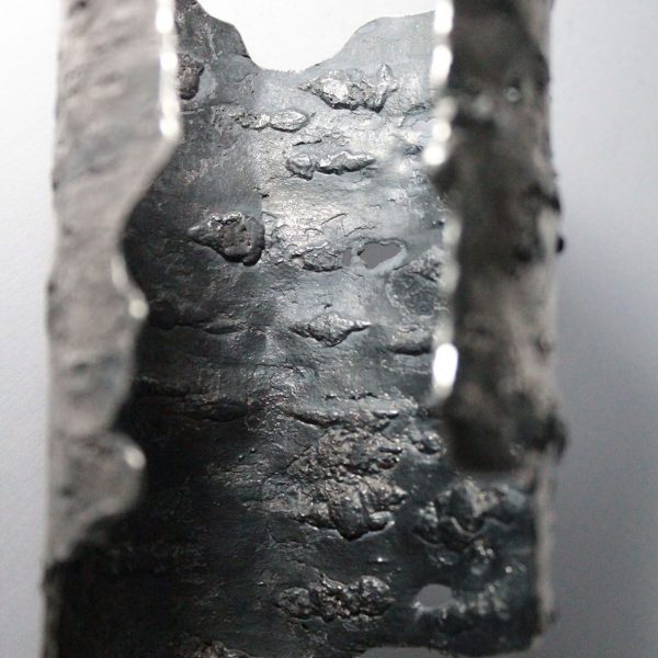 Brazalete Abedul 2, plata 925 envejecida. Pieza única diseñada y fabricada artesanalmente por el estudio-talle de malicia. Objeto fabricado por personas que disfrutan su trabajo.
